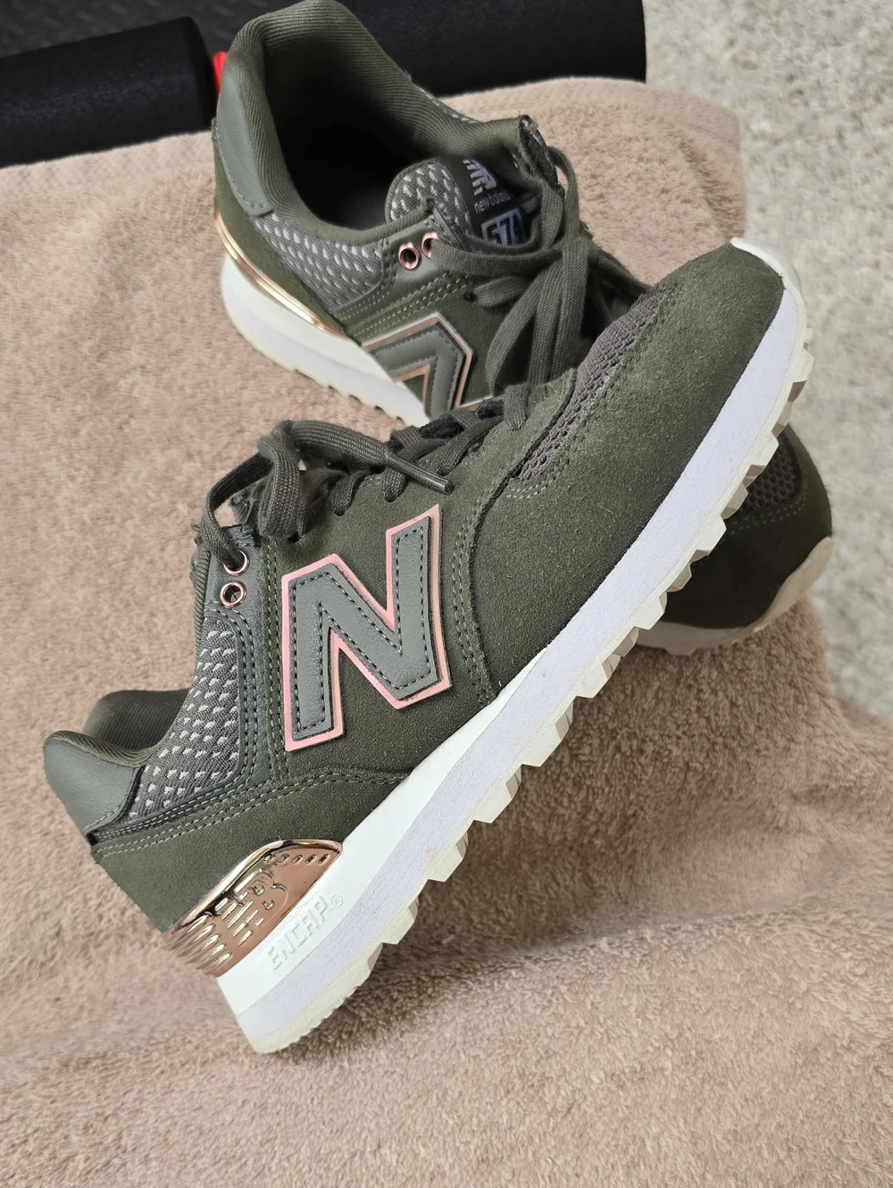 New Balance Kids Or Womens Size 5.5